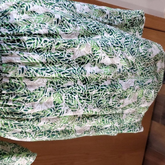 Cabi 3/4 sleeve faux wrap green tan leaf pattern mini dress - Picture 4 of 8